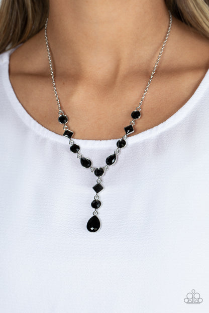 Forget the Crown - black - Paparazzi necklace