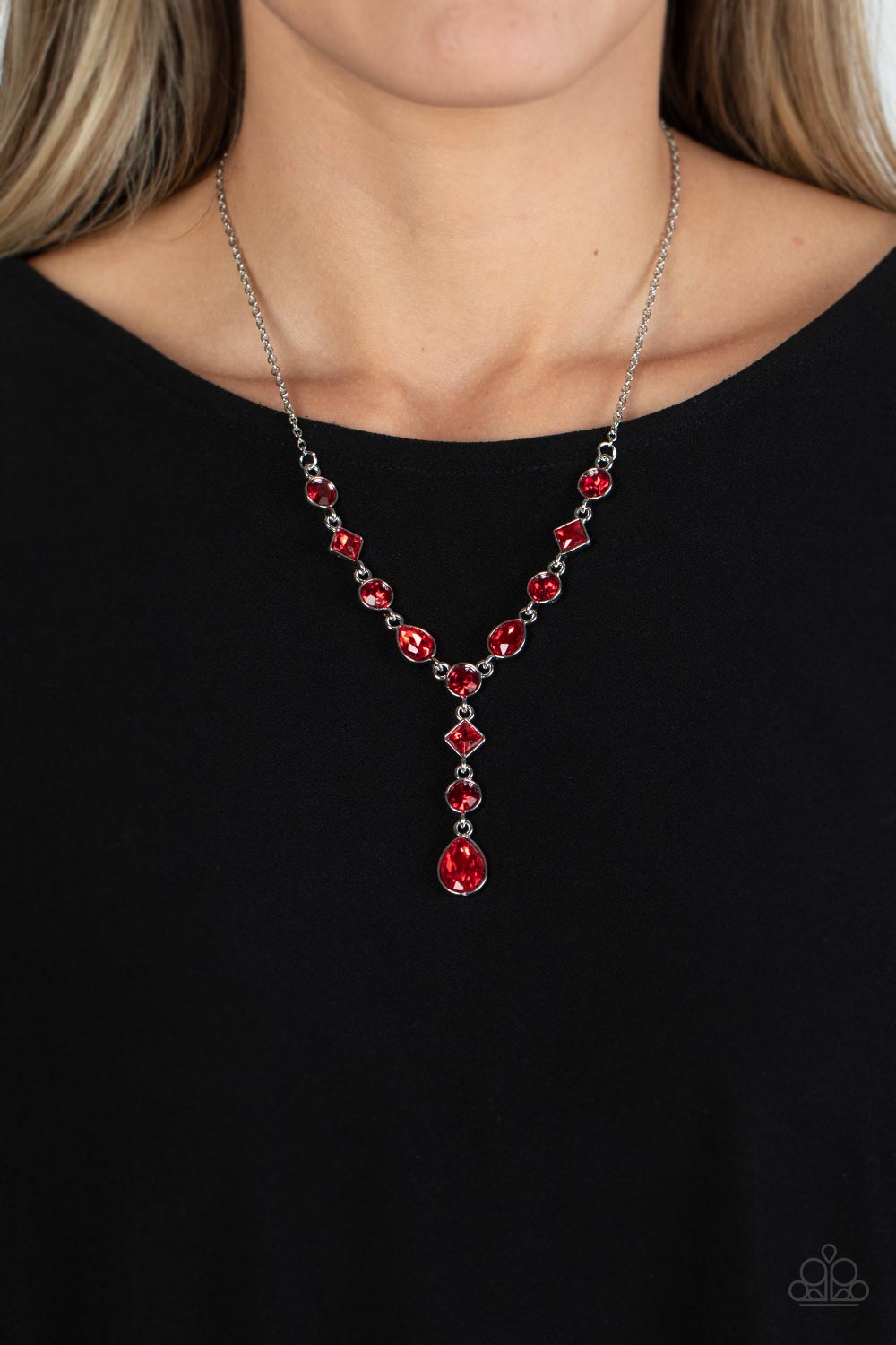 Forget the Crown - red - Paparazzi necklace