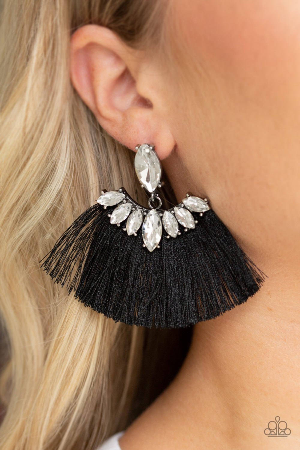 Formal Flair-black-Paparazzi earrings