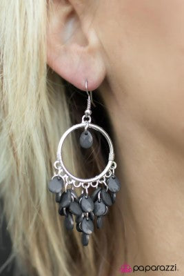 Frame of Mind - silver - Paparazzi earrings