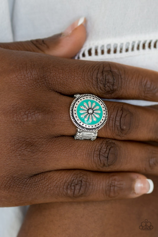 Free Spirited Flower - green - Paparazzi ring