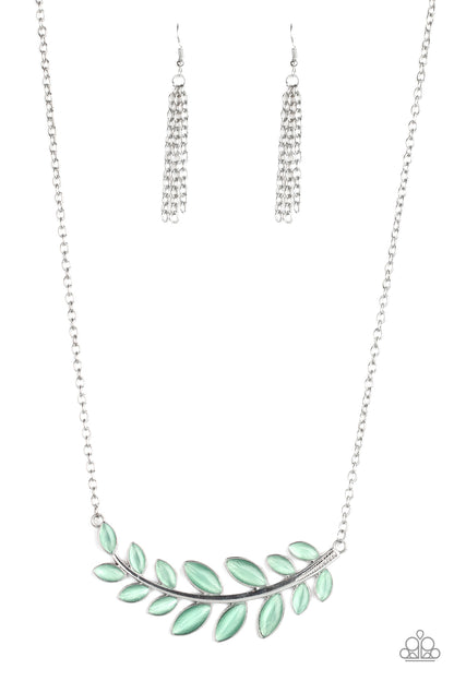Frosted Foliage - green - Paparazzi necklace