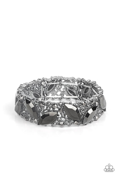 Full Body Chills - black - Paparazzi bracelet