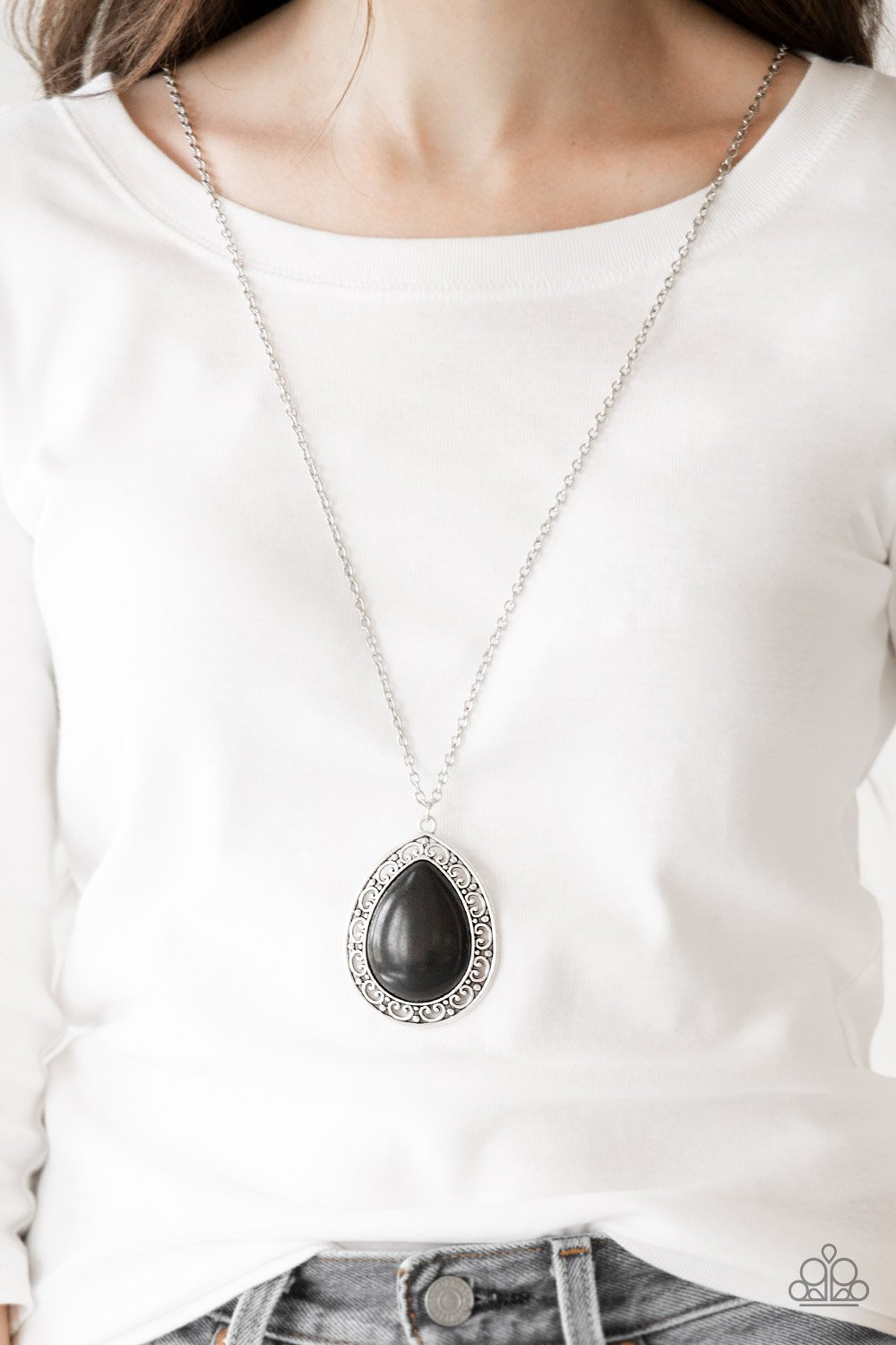 Full Frontier - black - Paparazzi necklace