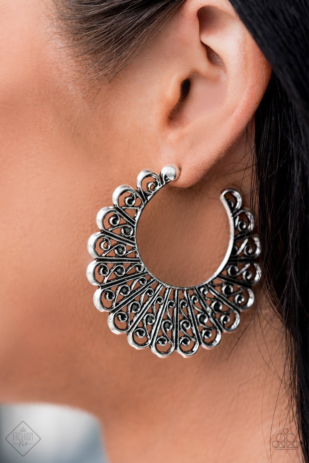 Funky Flirt - silver - Paparazzi earrings