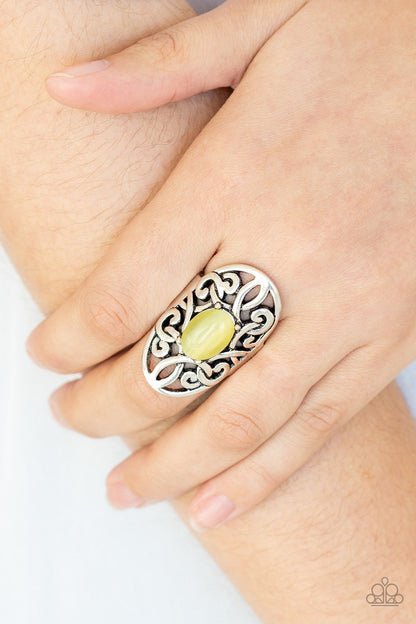GLEAM Big-yellow-Paparazzi ring
