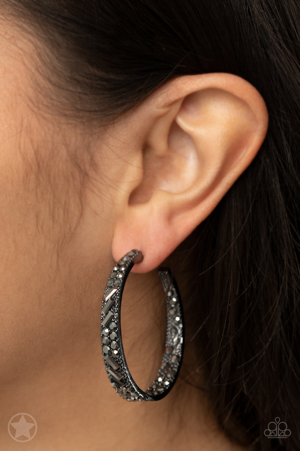 GLITZY By Association - black - Paparazzi earrings