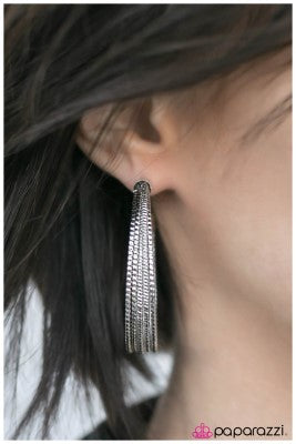 GLOW and Behold - Paparazzi earrings