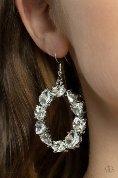 GLOWING in Circles - white - Paparazzi earrings