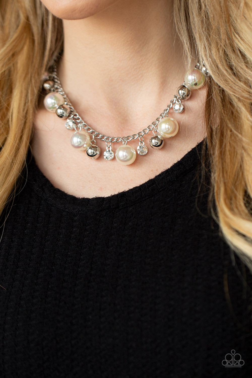 Paparazzi Necklace ~ Heartbreakingly Blingy - White – Paparazzi Jewelry |  Online Store | DebsJewelryShop.com