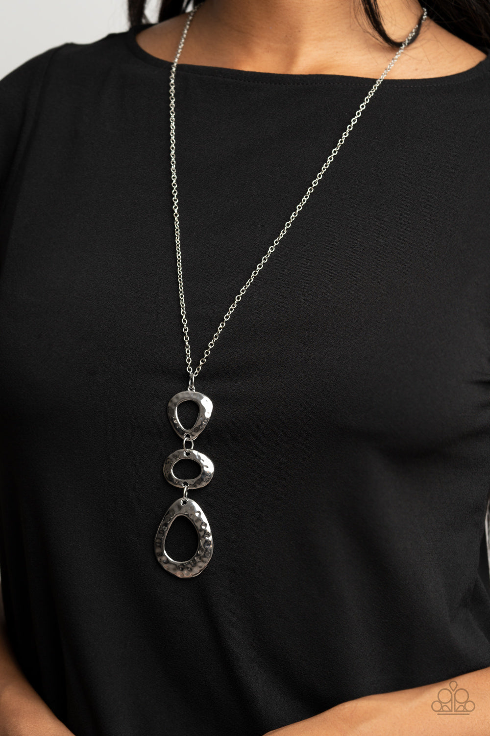 Gallery Artisan - silver - Paparazzi necklace