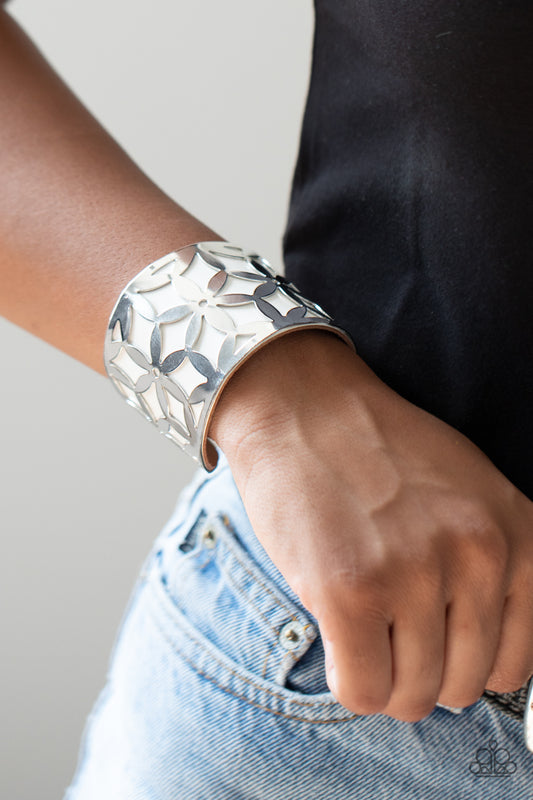 Garden Fiesta - white - Paparazzi bracelet
