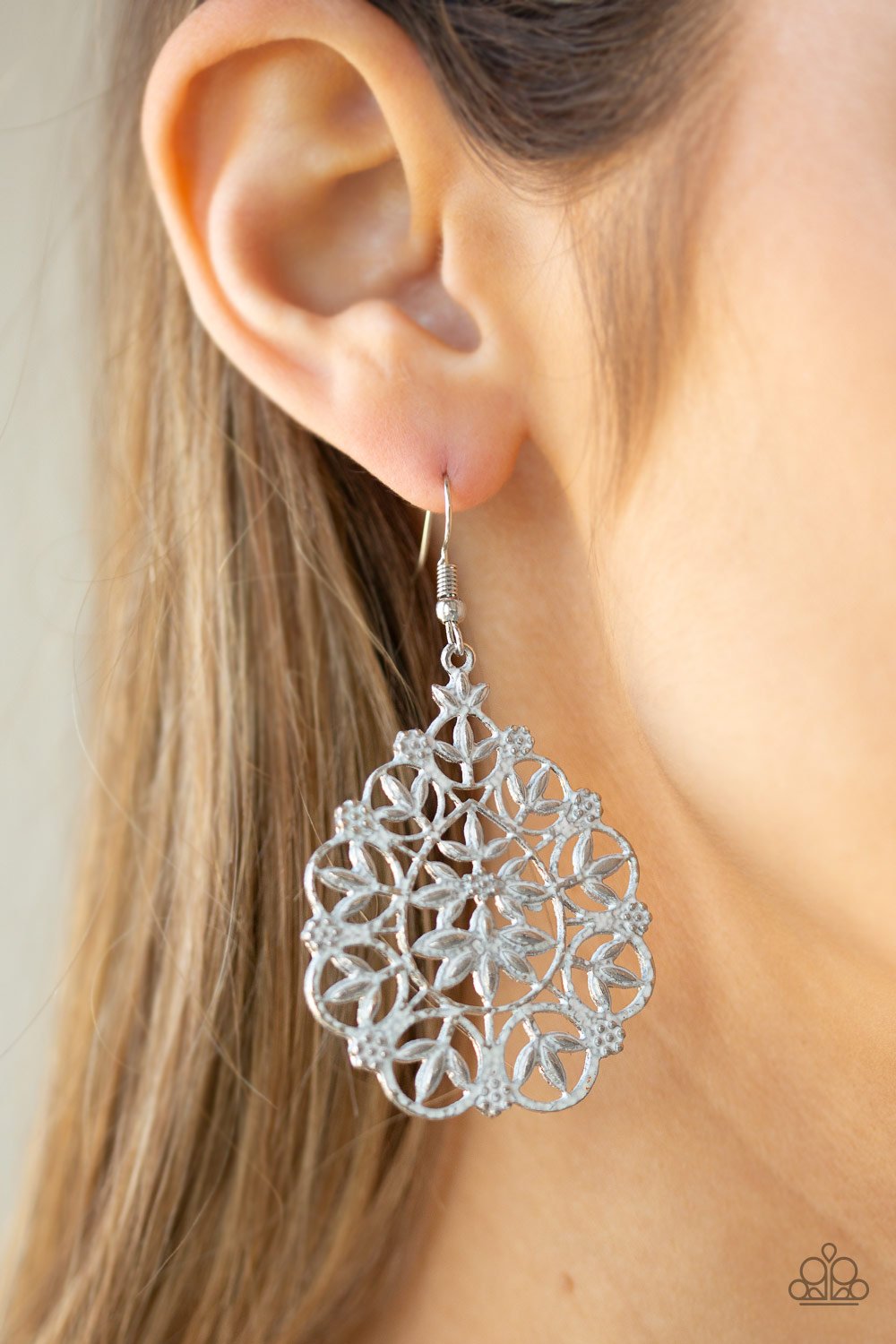 Garden Party Princess-white-Paparazzi earrings
