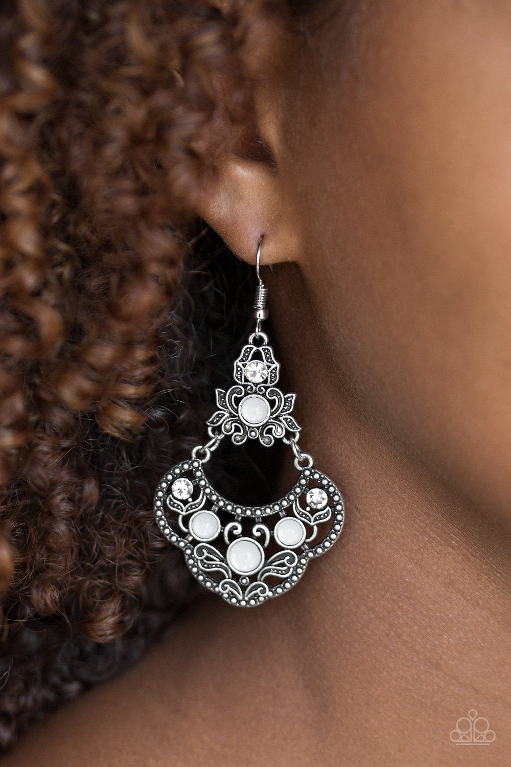 Garden State Glow - white - Paparazzi earrings
