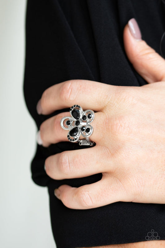 Gardens of Grandeur-black-Paparazzi ring