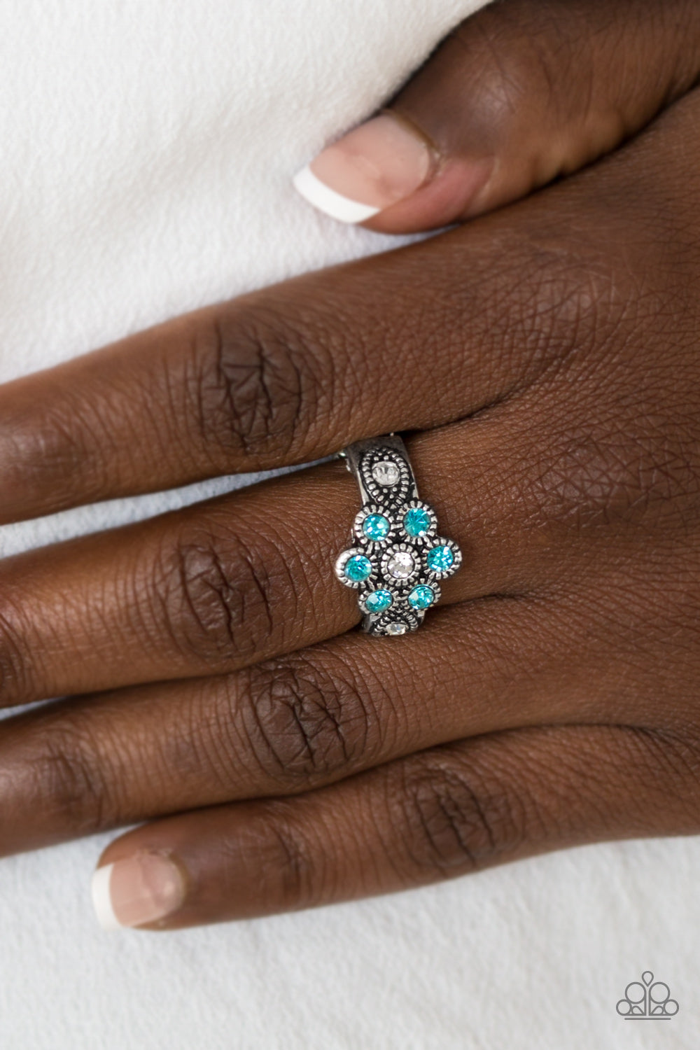 Garland Glamour - blue - Paparazzi ring