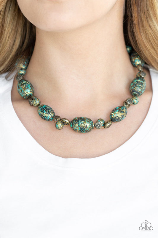 Gatherer Glamour-brass-Paparazzi necklace