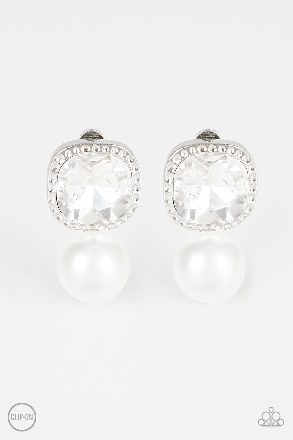 Gatsby Gleam - white - Paparazzi CLIP ON earrings