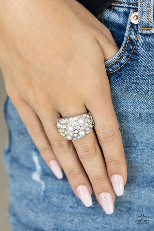 Gatsby's Girl - white - Paparazzi ring