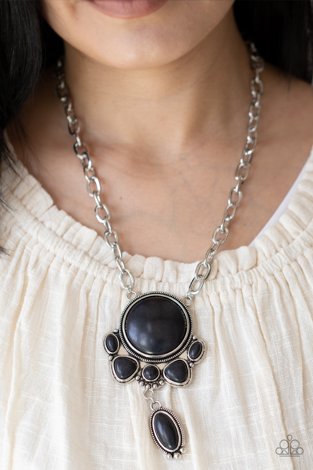 Geographically Gorgeous - black - Paparazzi necklace