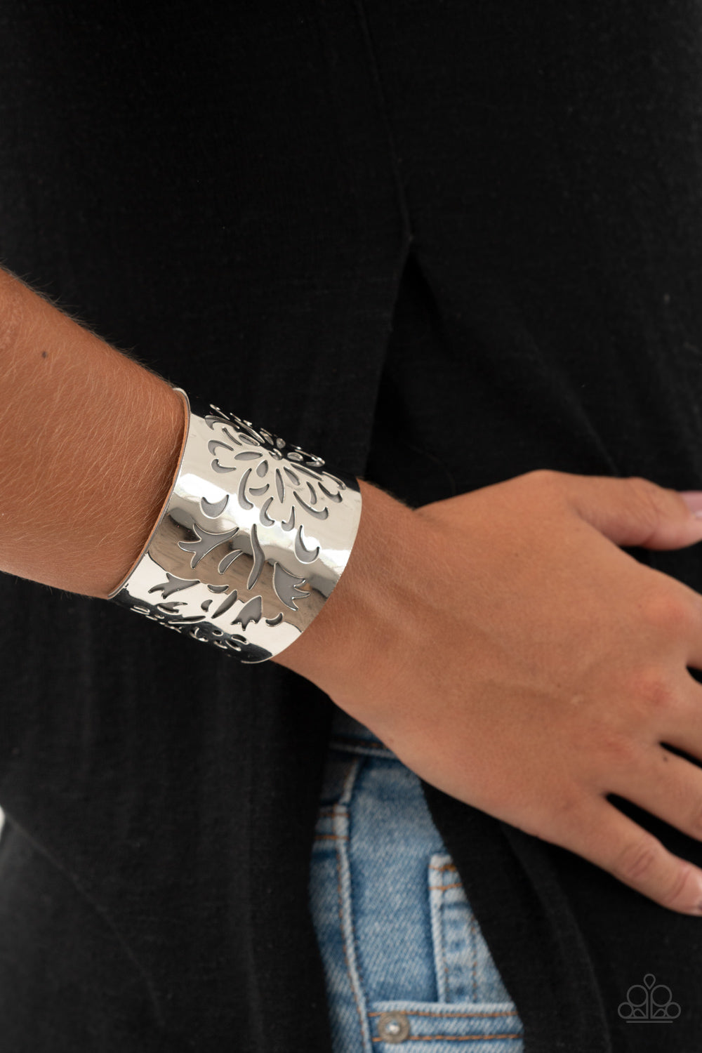 Get Your Bloom On - silver - Paparazzi bracelet