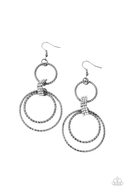Getting Hitched - black - Paparazzi earrings