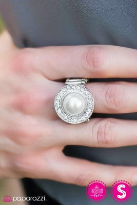 Give it a Pearl - Paparazzi ring