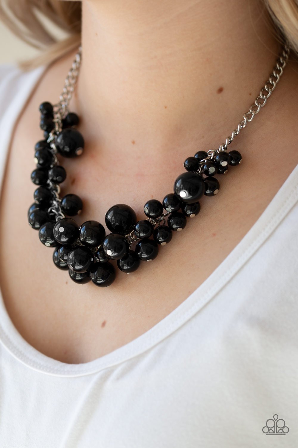 Glam Queen - black - Paparazzi necklace