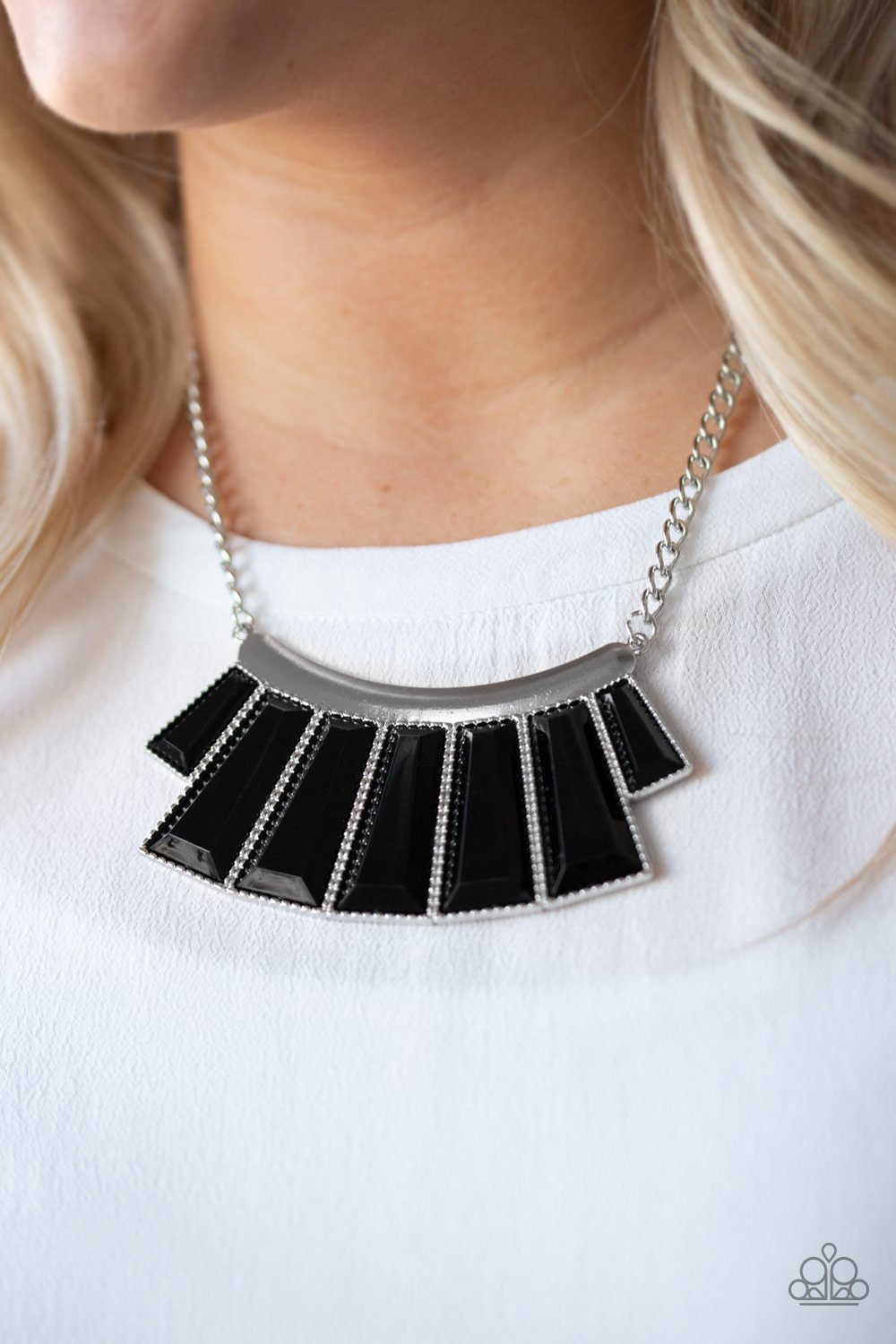 Glamour Goddess-black-Paparazzi necklace