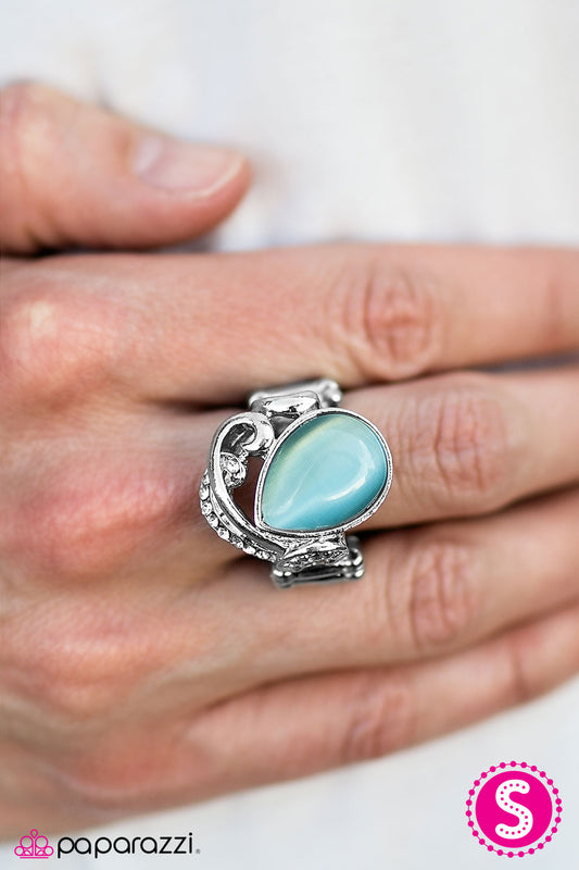 Glassy and Glamorous - Blue - Paparazzi ring