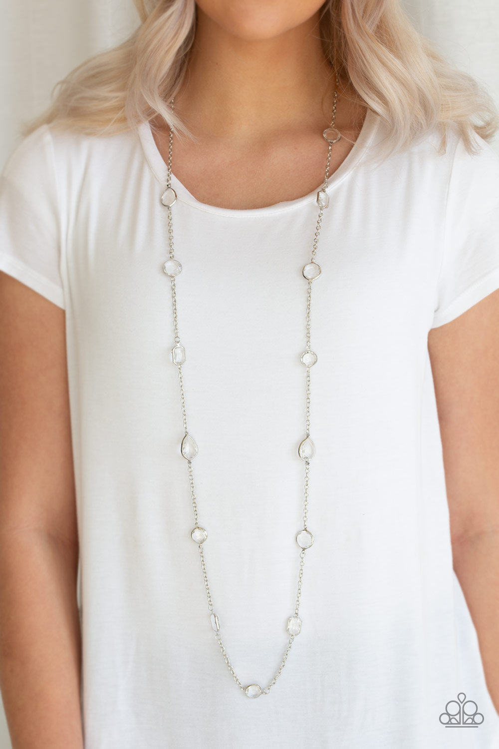 Glassy Glamorous - white - Paparazzi necklace