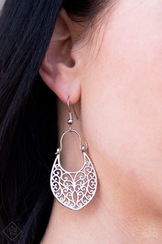 Gleam Queen - Paparazzi earrings