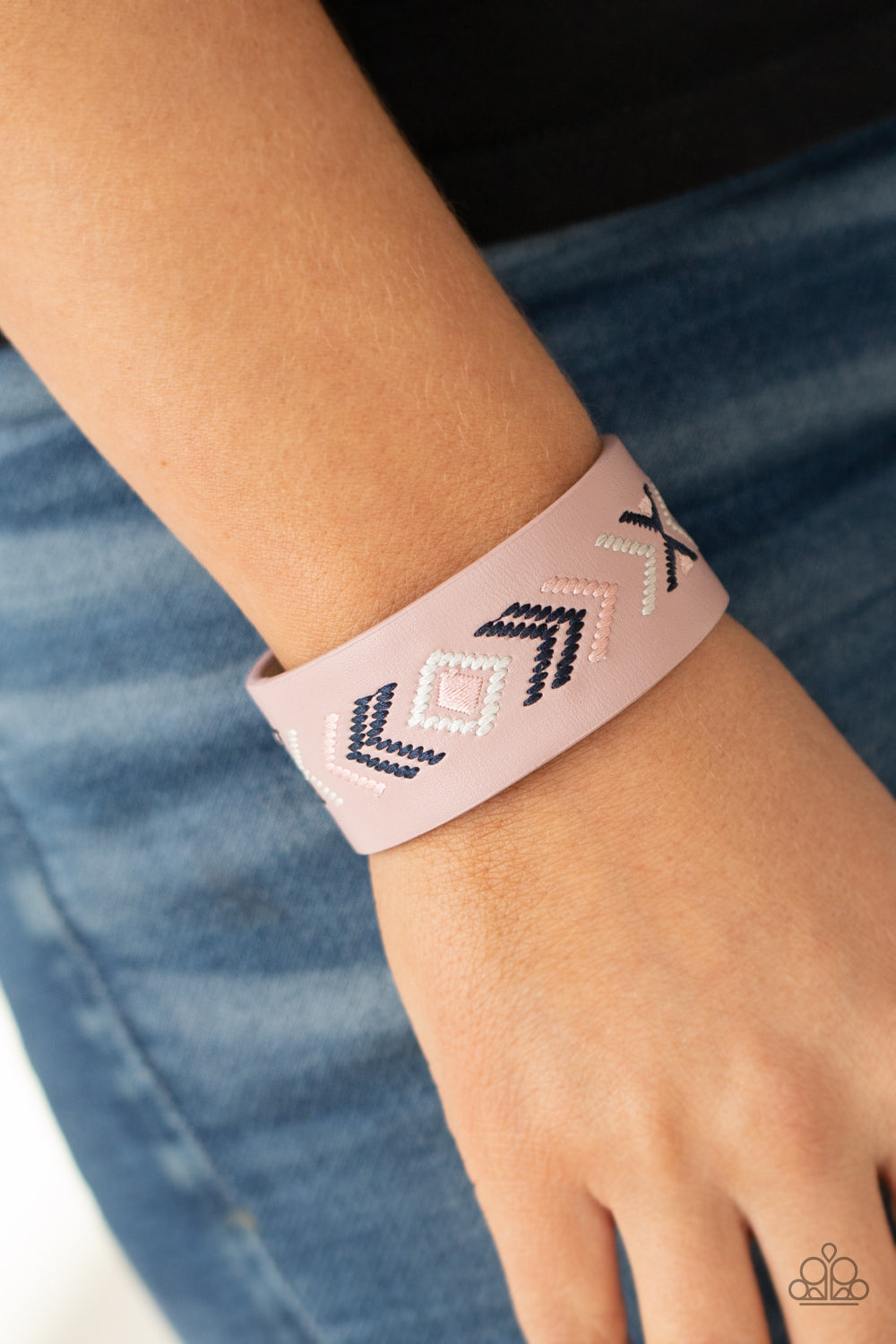 Cliff Glyphs - pink - Paparazzi bracelet