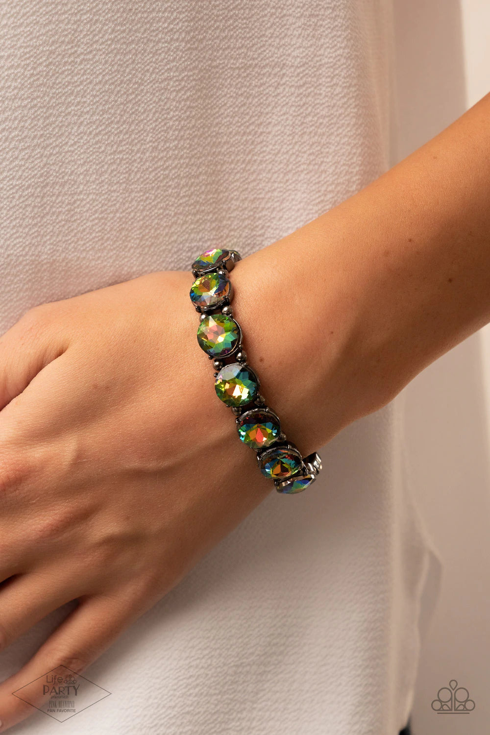 Glitzy Glamorous - multi - Paparazzi bracelet