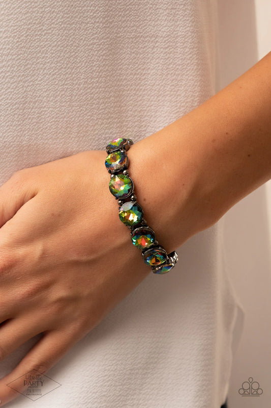 Glitzy Glamorous - multi - Paparazzi bracelet
