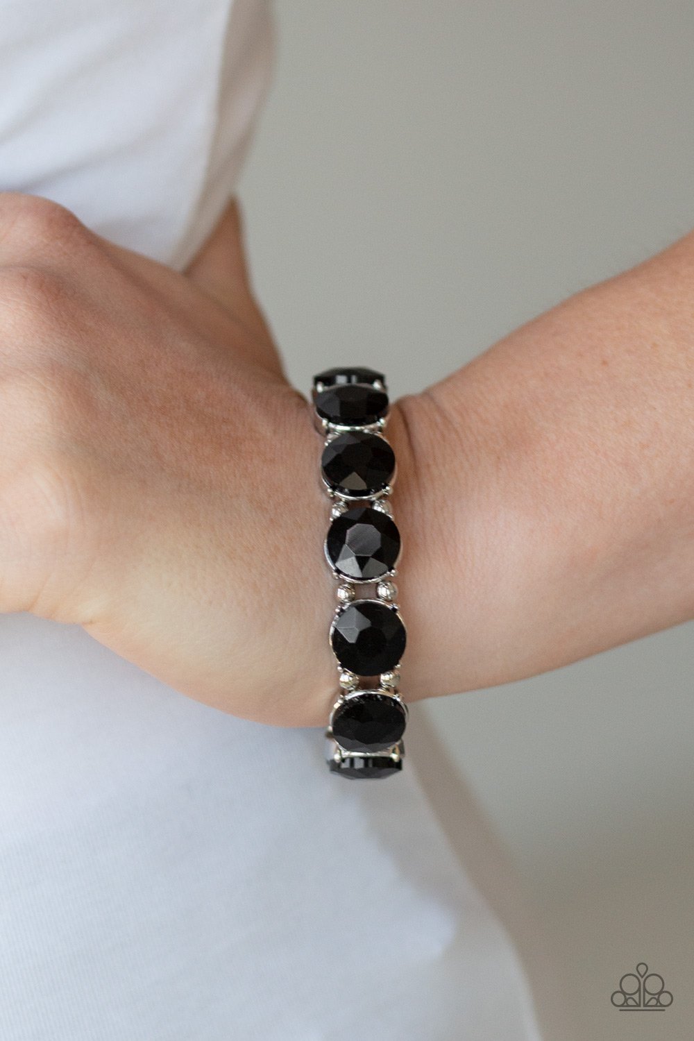 Glitzy Glamorous-black-Paparazzi bracelet