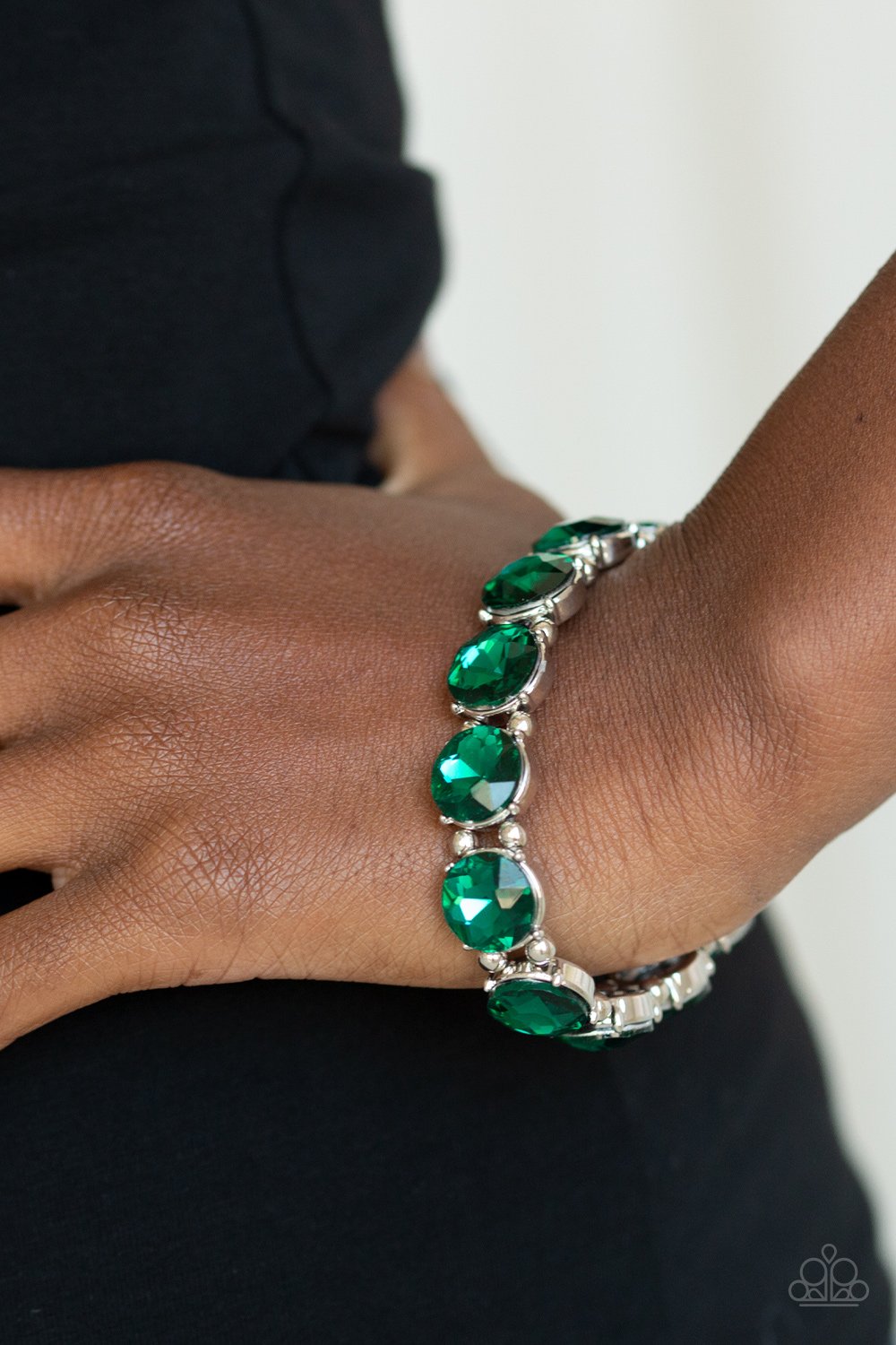 Glitzy Glamorous-green-Paparazzi bracelet