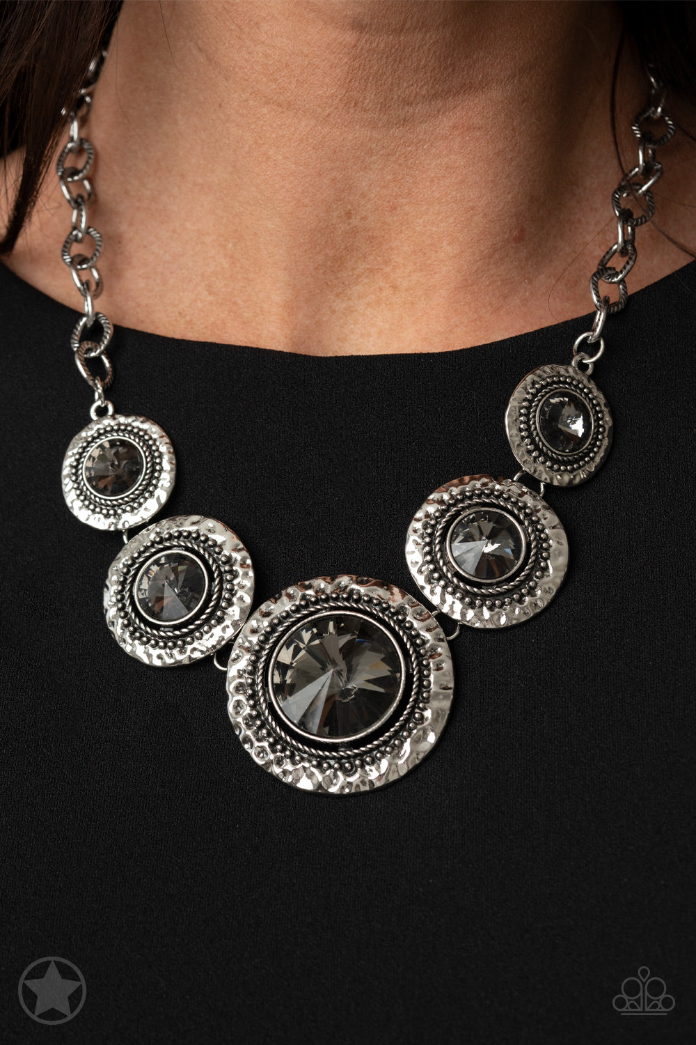 Global Glamour - silver - Paparazzi necklace