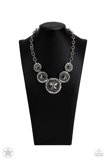 Global Glamour - silver - Paparazzi necklace
