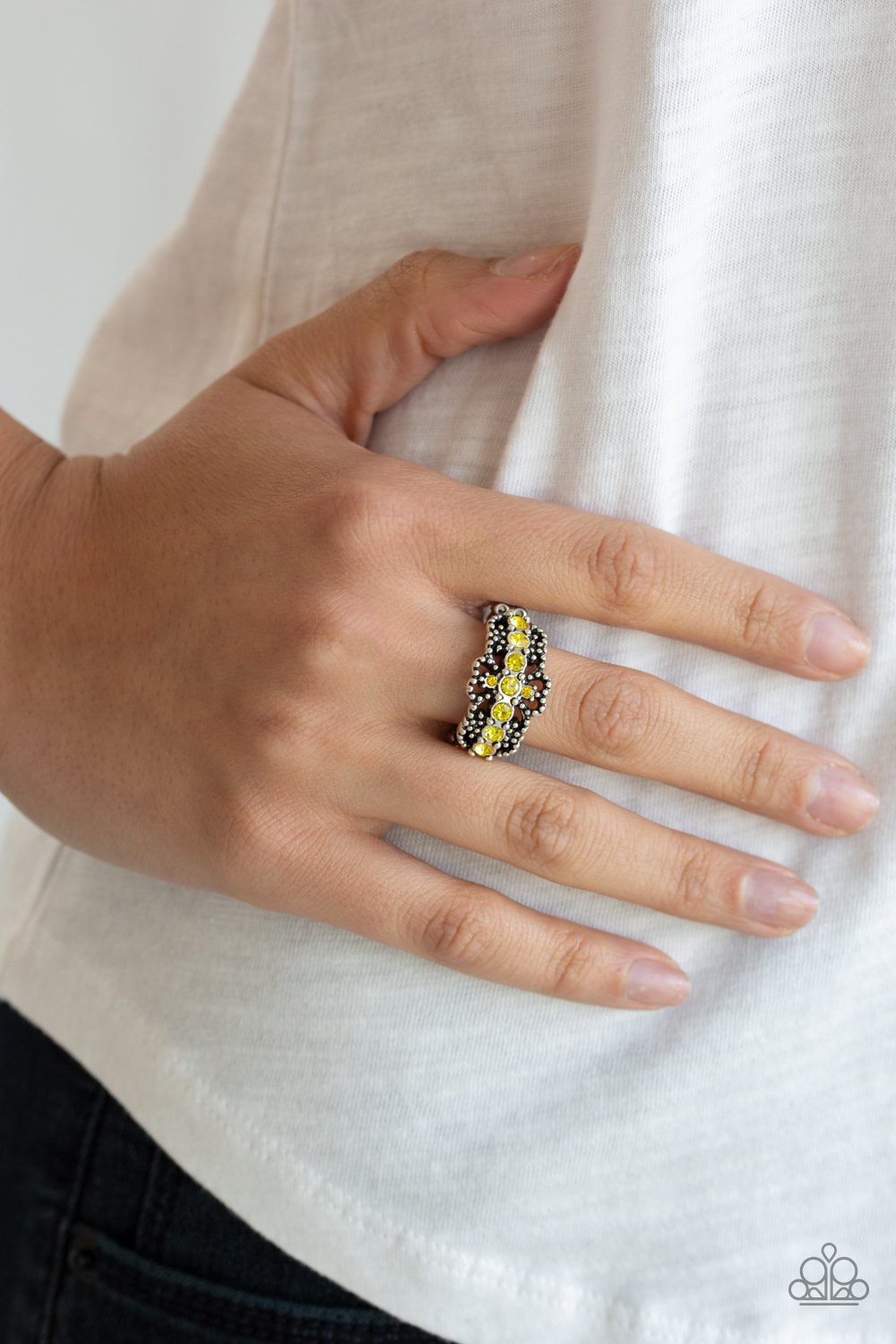 Glow Your Mind - yellow - Paparazzi ring