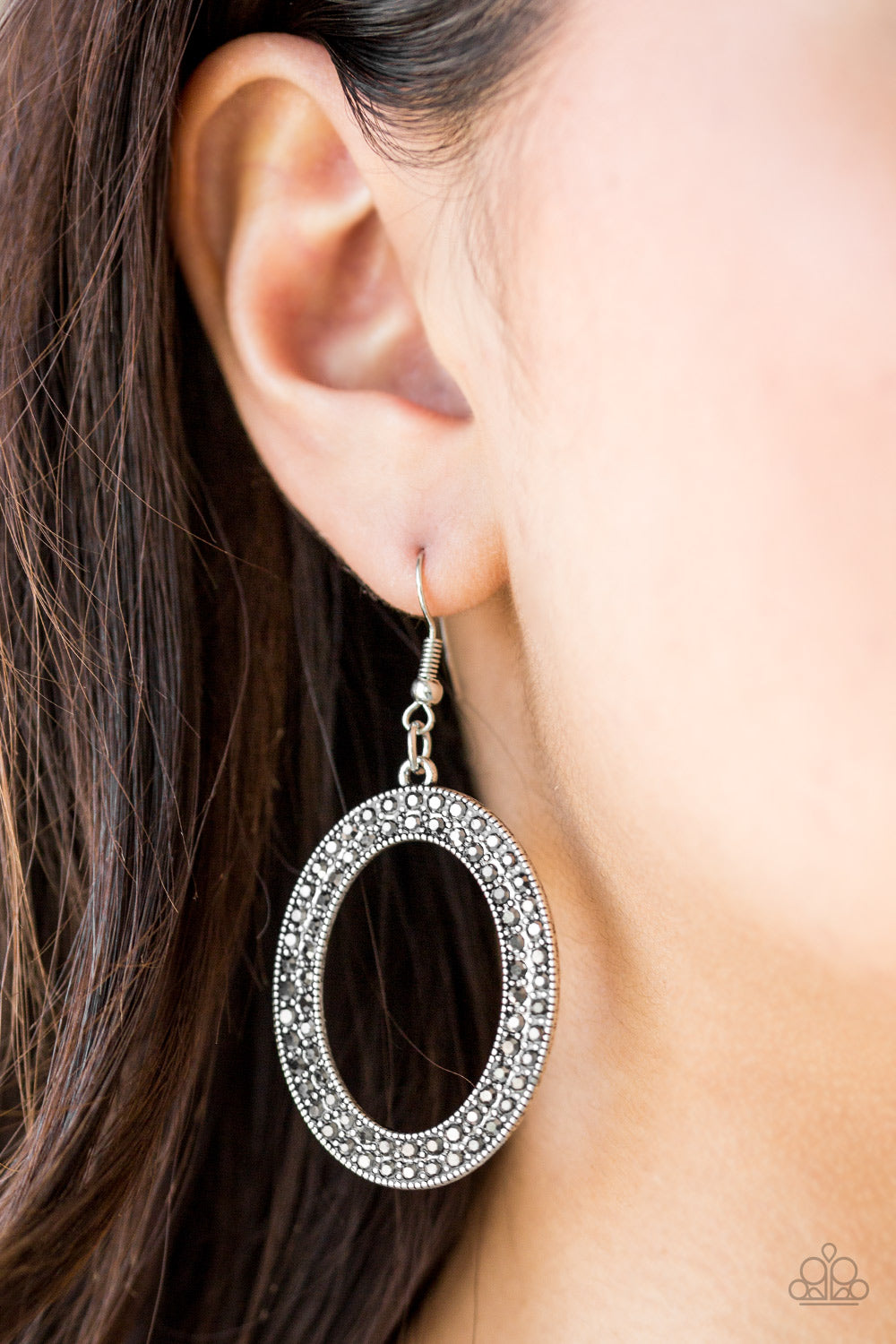 Go Down in Glitter - silver - Paparazzi earrings