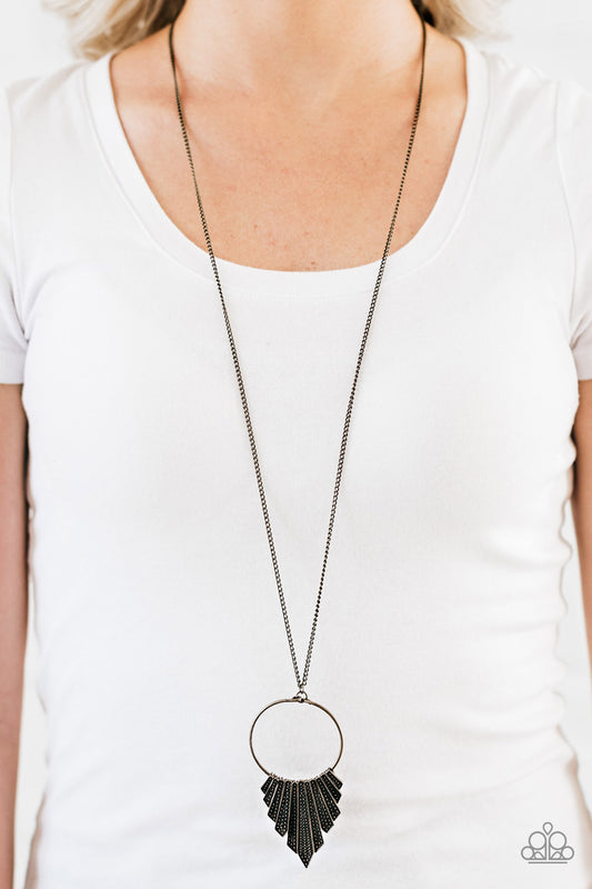Going Gladiator - Paparazzi necklace