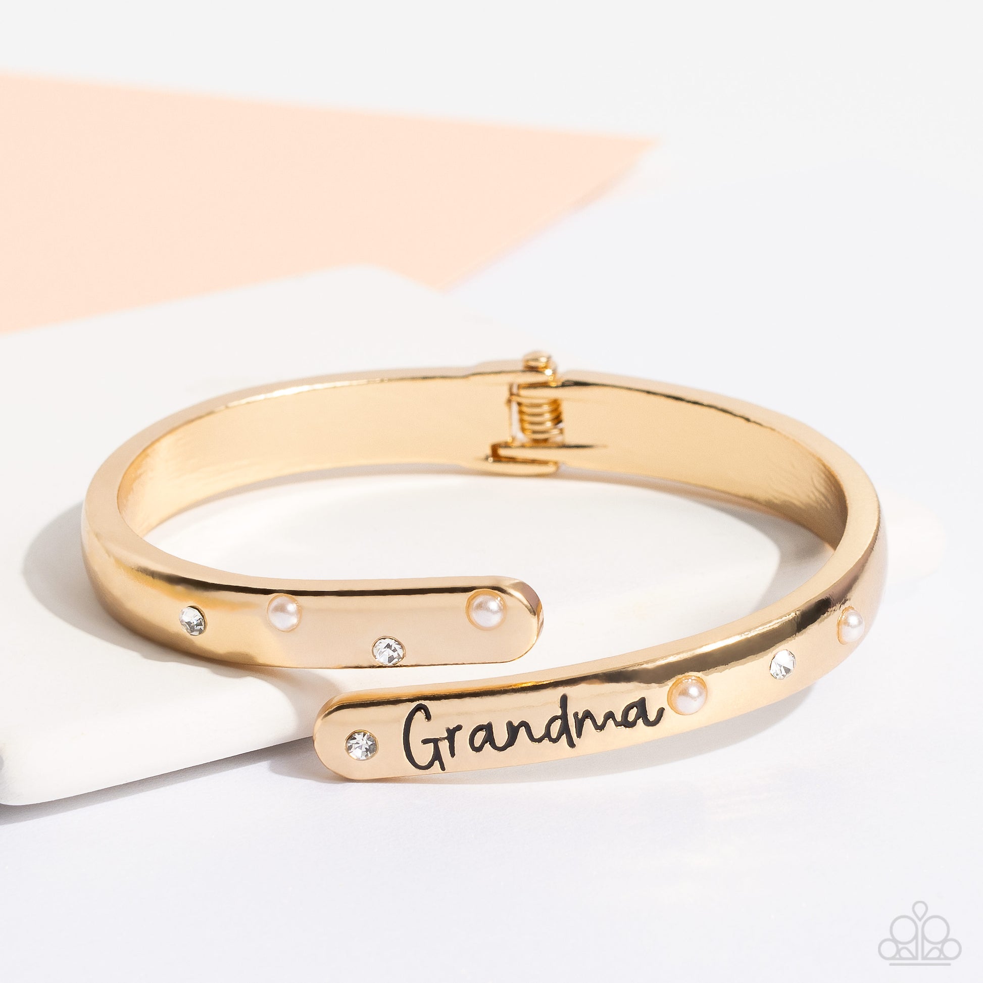 Gorgeous Grandma - gold - Paparazzi bracelet