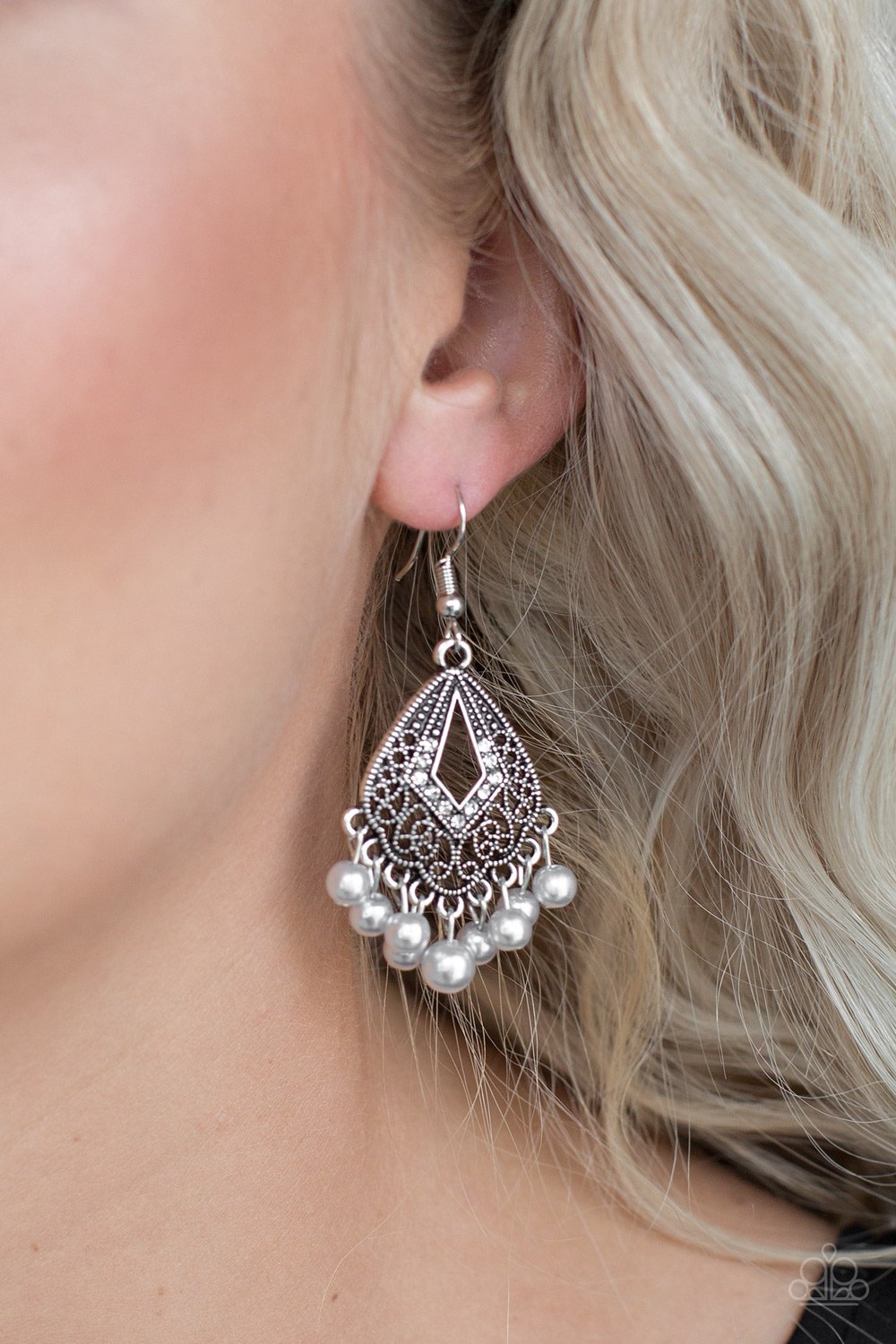 Gracefully Gatsby - silver - Paparazzi earrings