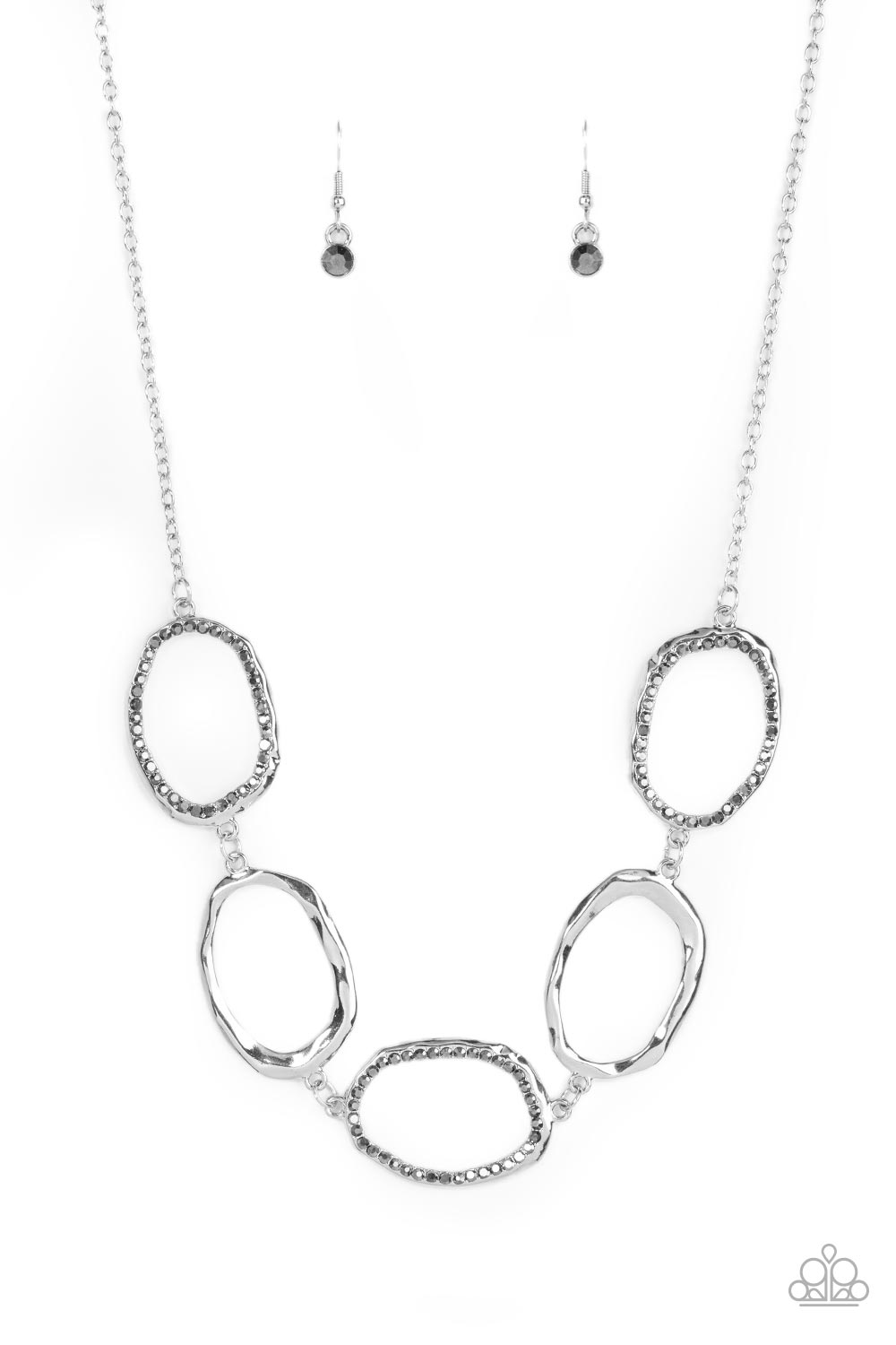 Gritty Go-Getter - silver - Paparazzi necklace