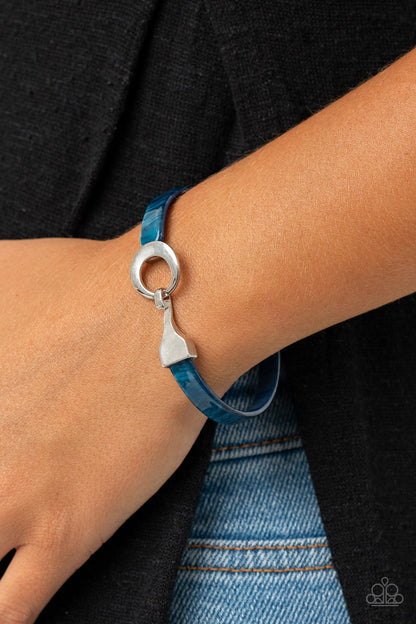 HAUTE Button Topic - blue - Paparazzi bracelet