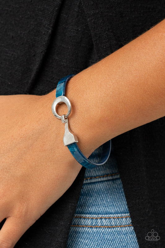 HAUTE Button Topic - blue - Paparazzi bracelet