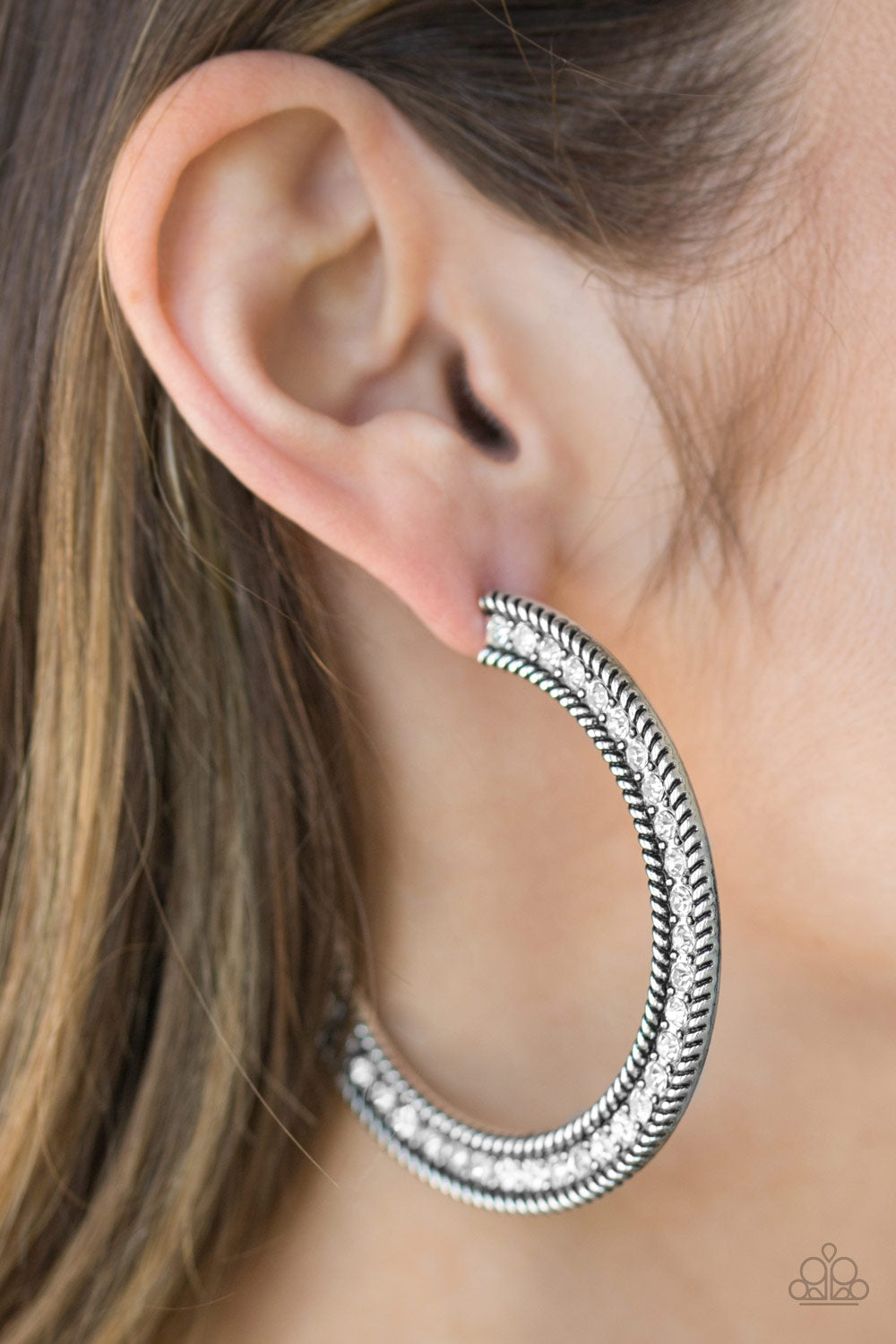 HAUTE Mama - white - Paparazzi earrings