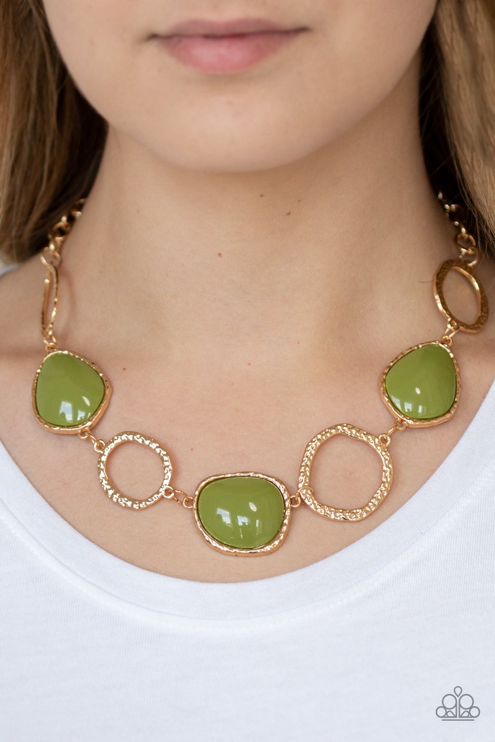 HAUTE Heirloom-green-Paparazzi necklace