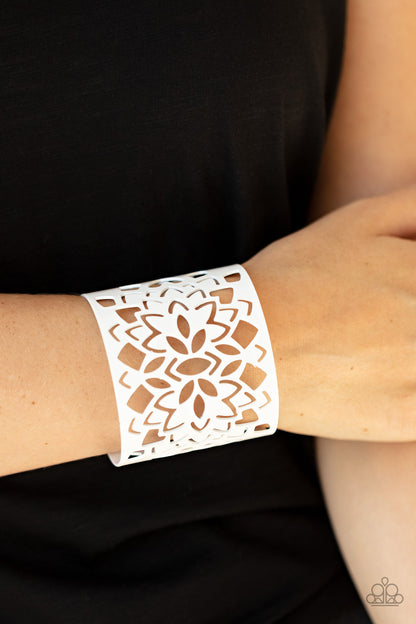 Hacienda Hotspot - white - Paparazzi bracelet